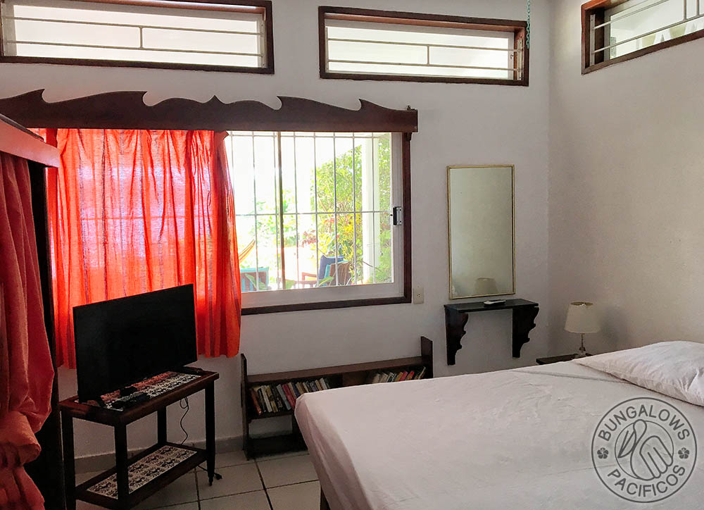 Bedroom at Bungalows Pac&iacute;ficos