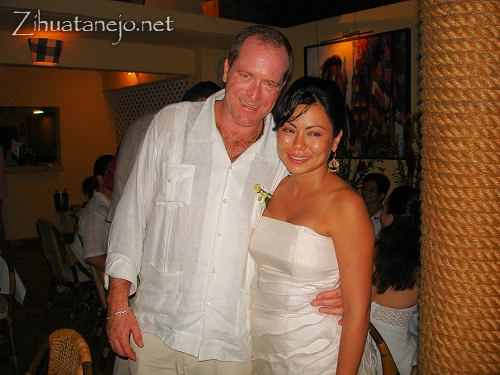 Summer and Yasm�n at their wedding