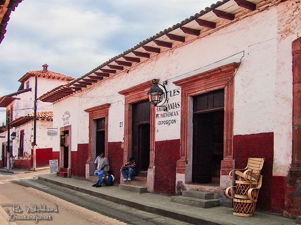 Furniture and artisan crafts store